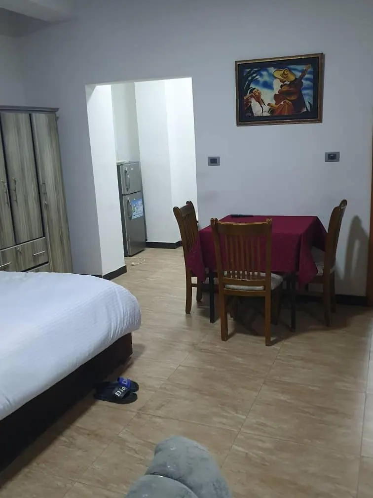 Revo Guest House Аддис-Абеба